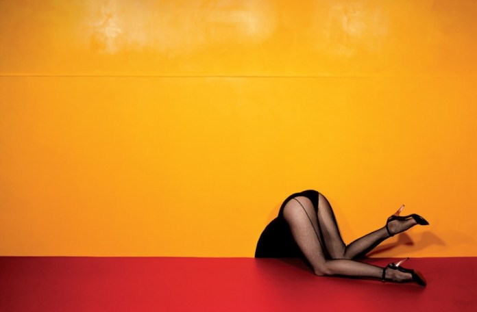guy-bourdin-charles-jourdan-advertisement-1979-bn-e1360468019788.jpg