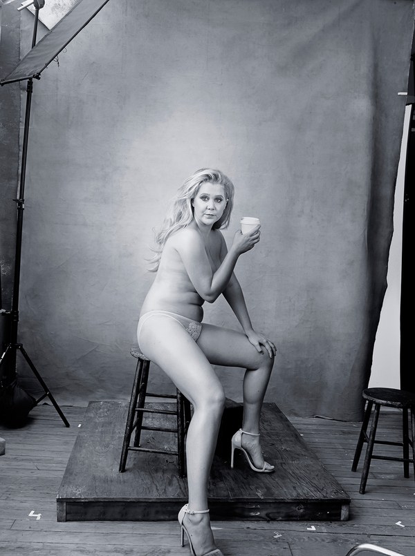 pirelli-calendar-2016-amy-schumer.jpg