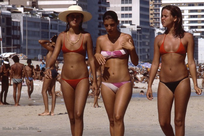 1970s-vintage-photographs-of-rio-beaches-20.jpg
